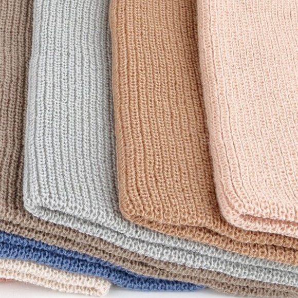 Last 1 ! New Soft Cozy Chic Slouchy Knit Hat - Picture 2 of 5